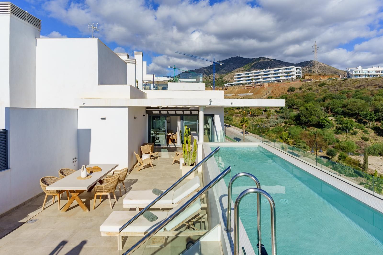 Top-floor apartment in Carvajal, Fuengirola