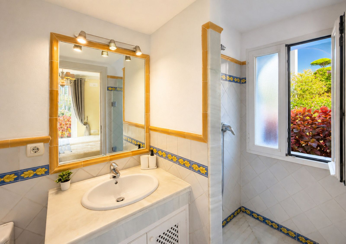 Garden apartment in Casares, photo 30