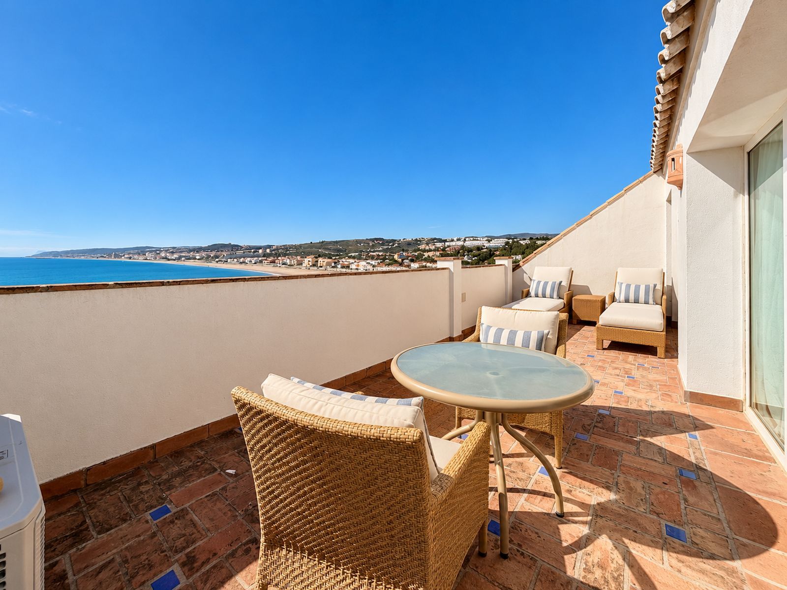 Duplex penthouse in Perla de la Bahía, Casares