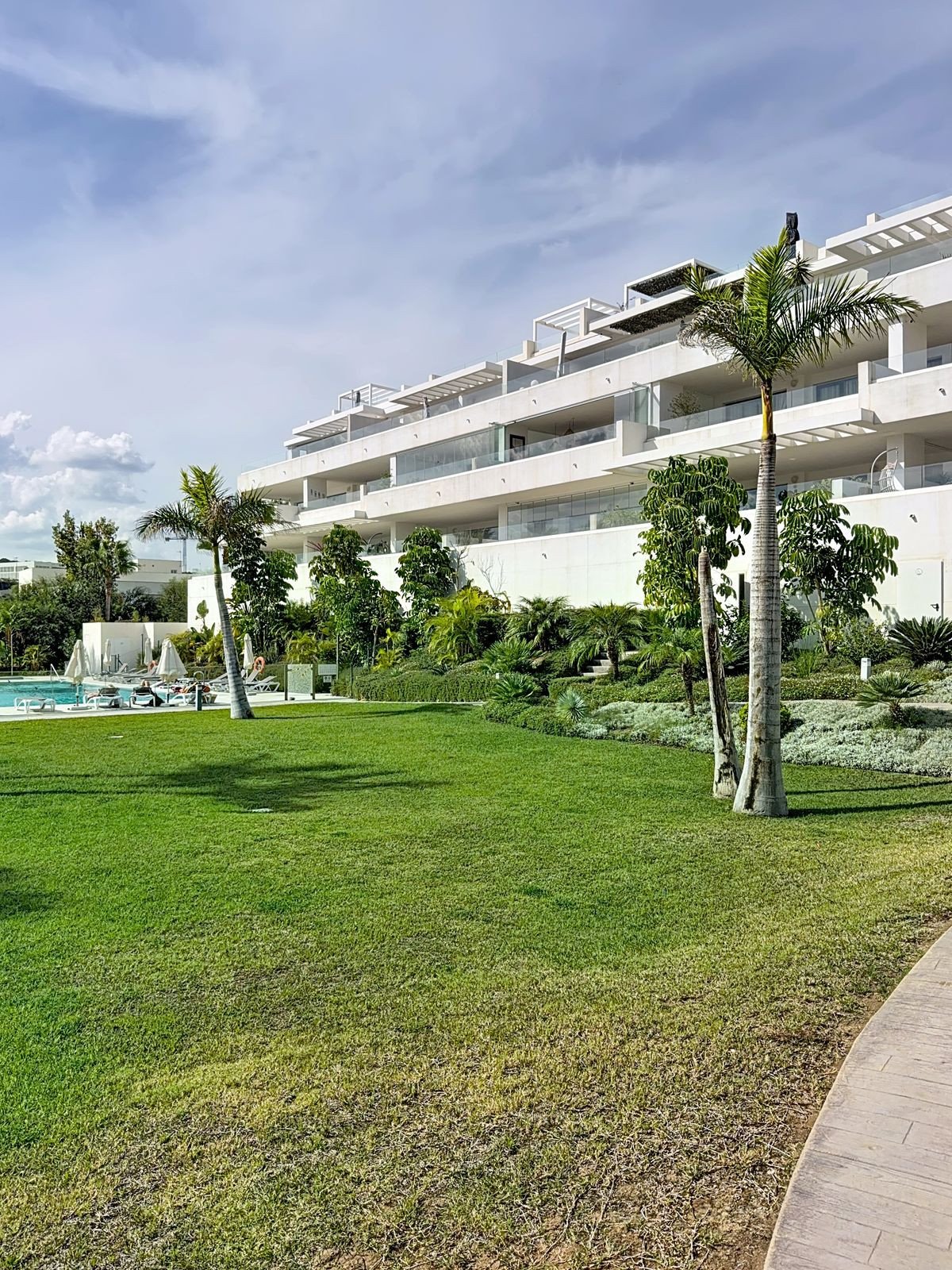 Corner apartment in Estepona, photo 4