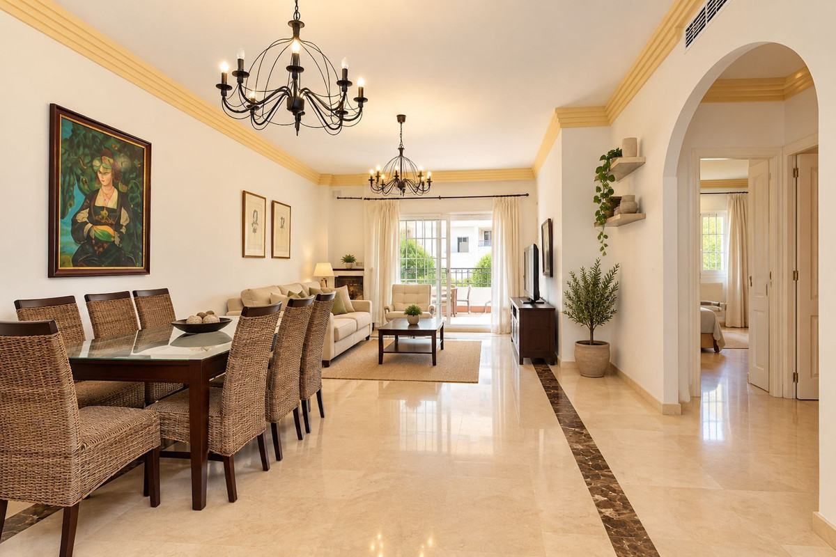 Apartment in Nueva Andalucía, Marbella